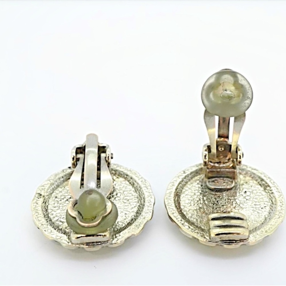 CHANEL Logo Flower Round Earrings - Picture 3 of 7